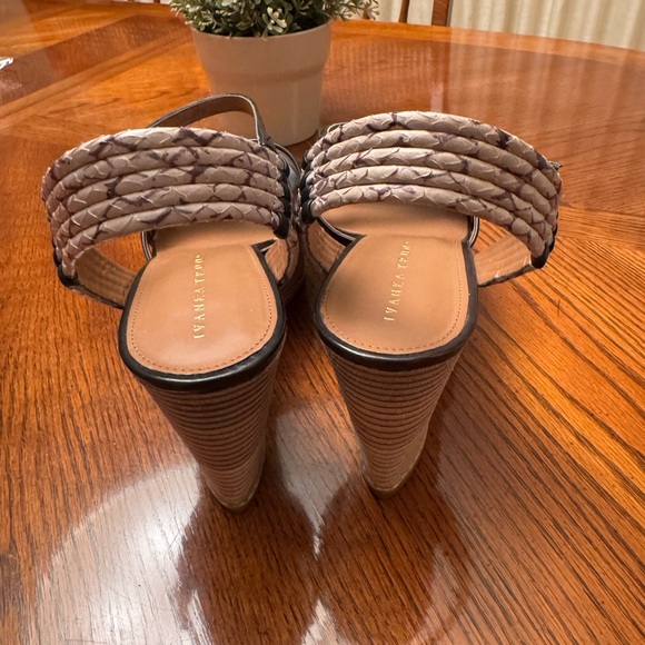 Ivanka Trump Black Wedge Sandals with Open Toe and Platform - Picture 4 of 9